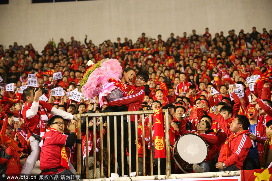 哈哈体育官网首页登录-浙江队训练开放日；今夜回应争议引欢呼；意大利杯在即；临场指挥获称赞