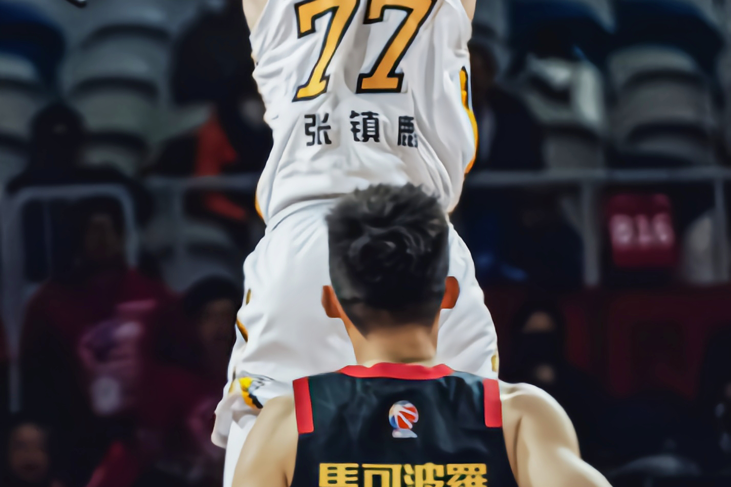 赛前体能课后，深圳男篮复出首秀备战欧篮联，悬念犹存，资深球员宣示担当